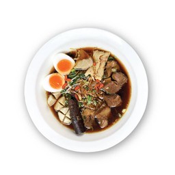 ก๋วยเตี๋ยวหมูตุ๋นจัมโบ้