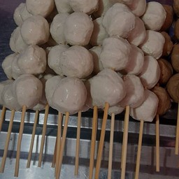 ลูกชิ้นหมูจัมโบ้