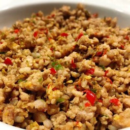 ข้าวหมูสับคั่วพริกเกลือ