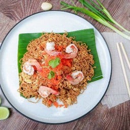 มาม่าผัด ไข่กุ้ง กุ้งสุกเด้ง