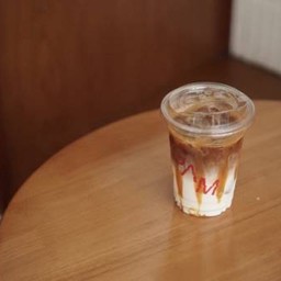 คาราเมลมัคคิอาโต เย็น