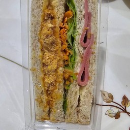 หมูหยอง+โบโลน่า