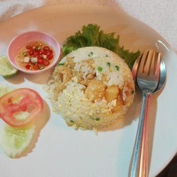 ข้าวผัดปลาดอลลี่