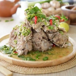 ร้านสถานีข้าวต้มแห้ง ข้าวหมูกรอบ ข้าวต้มแห้ง ต้มเลือด เล้งแซ่บ ตลาดบ้านฟ้า เลอ มาร์เช่