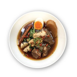 ก๋วยเตี๋ยวหมูตุ๋นไข่มะตูม