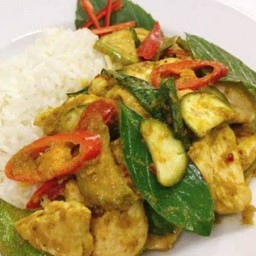 ข้าวแกงเขียวหวานไก่ผัดแห้ง