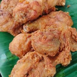 ไก่ทอดหมูทอดบ้านสีเหลือง