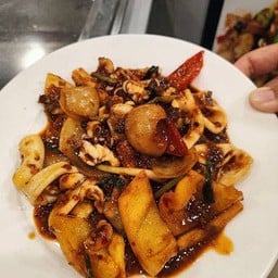 ปลาหมึกผัดพริกเผา