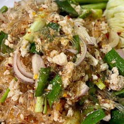 ลาบวุ้นเส้นราดข้าว
