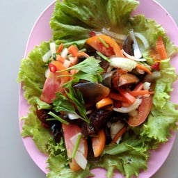 ก้นกุฏิยำแซบ