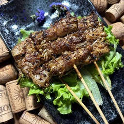 เบคอนพันเห็ดเข็มทอง