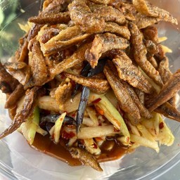 ตำมะม่วงปลากรอบ