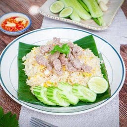 ข้าวผัดเนื้อ