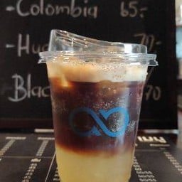 แบล็คฮันนี่เลม่อนโซดา