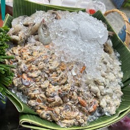 ครัววารุณี ผัดไทย&หอยทอด คลองเตย