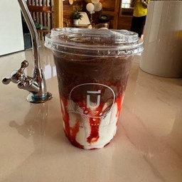 เรดเวลเวด(ช๊อคโกแลตสตอเบอรรี่)