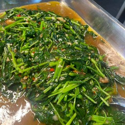 คะน้าปลาเค็ม