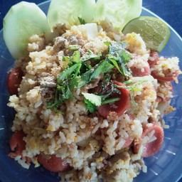 ข้าวผัดไส้กรอก