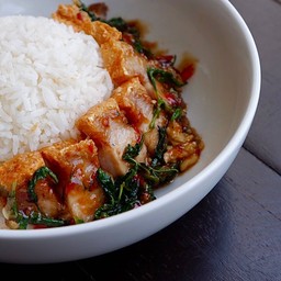 ข้าวกะเพราหมูกรอบ - Rice Topped  with Stir-Fried Basil  and Crispy Pork