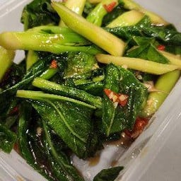 ผัดคะน้าไฟแดง