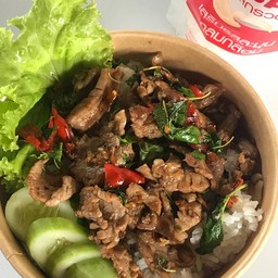 ผัดกระเพราเนื้อชิ้น