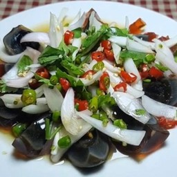 ยำไข่เยี่ยวม้า