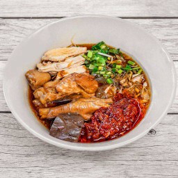 ก๋วยเตี๋ยวต้มยำ - พริกเผา