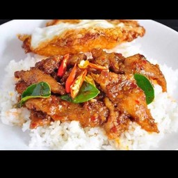 ผัดพริกแกง หมู ราดข้าว