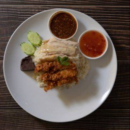 ข้าวมันไก่ผสม