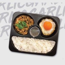 SET ข้าวไก่กระเทียมพริกไทย + ไข่ดาวเป็ดลาวา