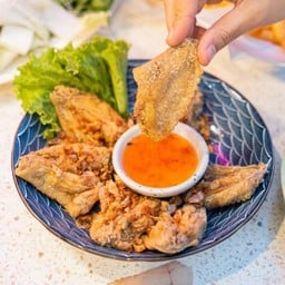 ปีกไก่ทอดน้ำปลา