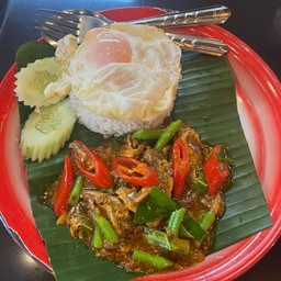 ข้าวราดเครื่องแกงปลากระป๋อง