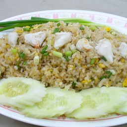 ข้าวผัดปูก้อน (กลาง)