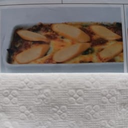 ผักโขมอบชีสไส้กรอก