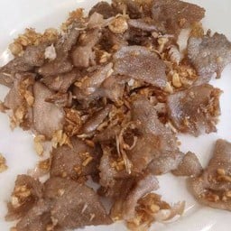 หมูกระเทียม