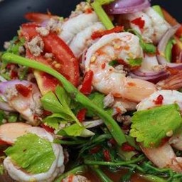ยำกระเฉดกุ้ง+หมูสับ