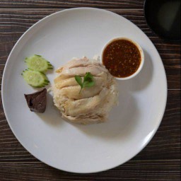 ข้าวมันไก่ต้ม