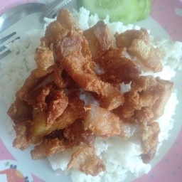 ข้าวราดสามชั้นน้ำปลา