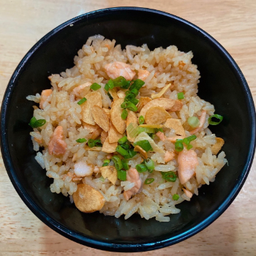 ข้าวผัดแซลม่อน