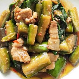 ผัดมะเขือยาว_หมู