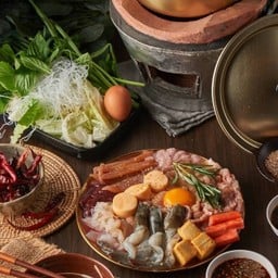 จิ้มจุ่มกลางเดือน