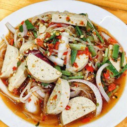 ยำเส้นเล็กไก่ยอ