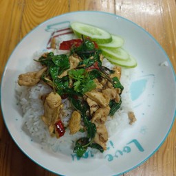 ข้าวผัดกะเพราไก่