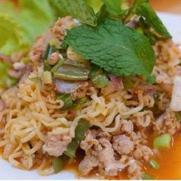 บะหมี่ลาบไก่