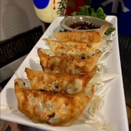 💮 เกี๊ยวซ่า