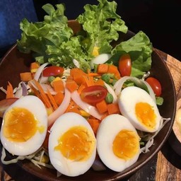 สลัดไข่ต้ม