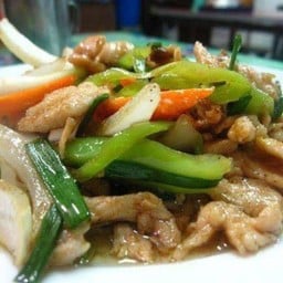 ผัดพริกหยวกหมู🐷ราดข้าว