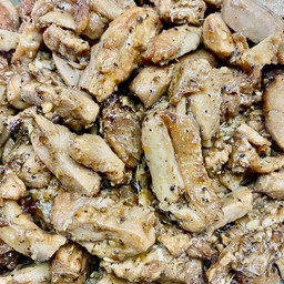 ไก่กระเทียมพริกไทยดำ