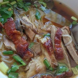 ก๋วยเตี๋ยวเป็ดย่าง พิเศษ