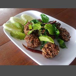 ลาบหมูทอด